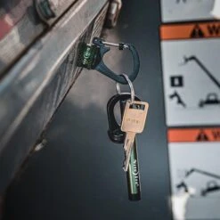 Nite Ize SlideLock 360° Magnetic Locking Dual Carabiner [Colour: Olive] -Hema Shop NiteIzeSL360 p 3